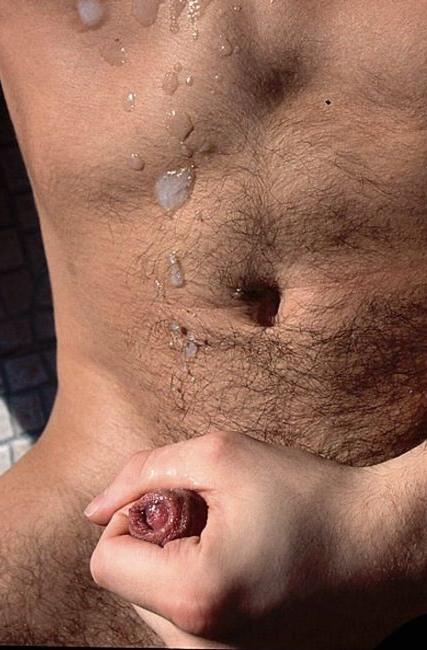 20P Muscle threesome sucking n fucking n cumming in the country