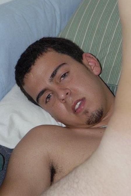 20P Blond dude getting fucked by dark haired n cumming on his belly