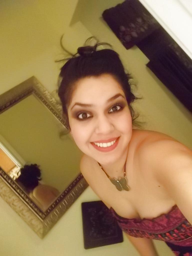 7P Hot mom #2 enjoy