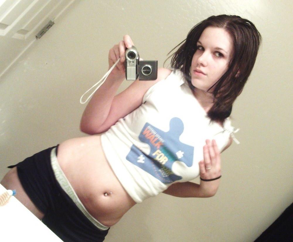 15P Raven showing her pussy and sucking dildo