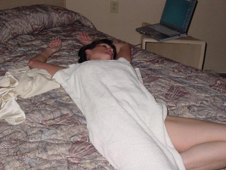 15P Amateur mature lady being naughty on cam