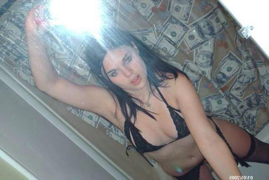 15P Real brunette amateur taking naughty self pics