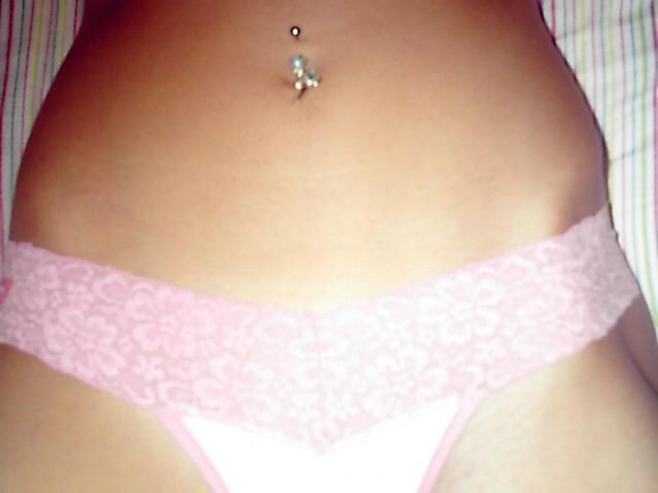 16P Sexy chick likes to show you her masterbating in these pics