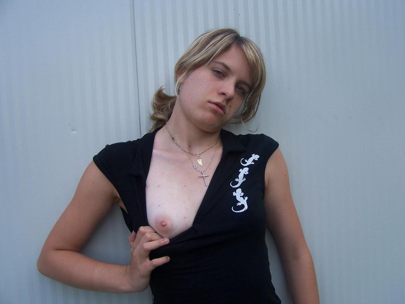 16P Horny GF posing and playing with her pussy all over