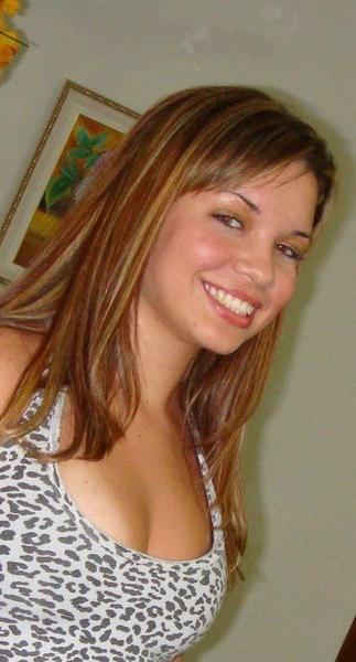 16P Sexy chick likes to show you her masterbating in these pics
