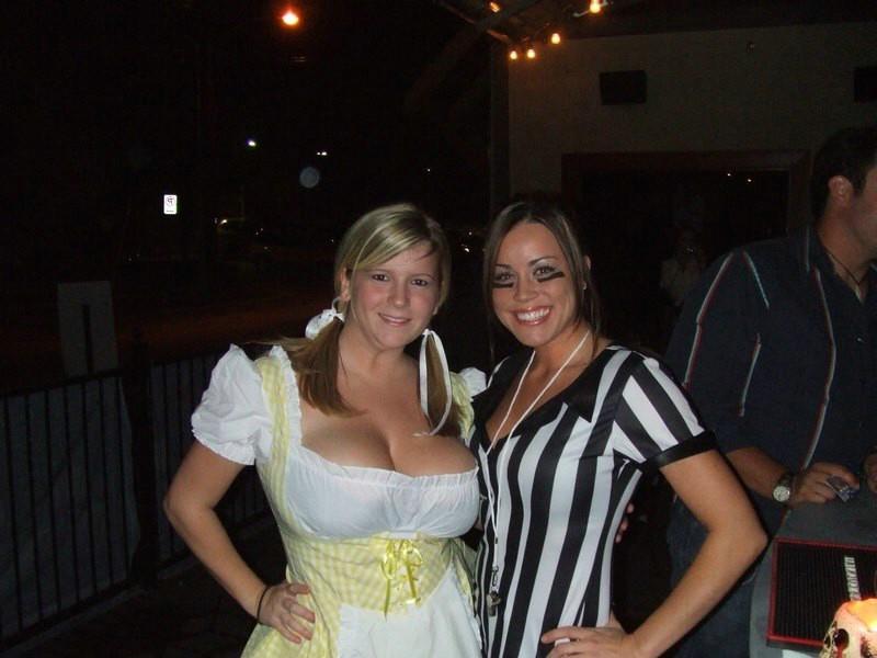 16P Sexy chick likes to show you her masterbating in these pics