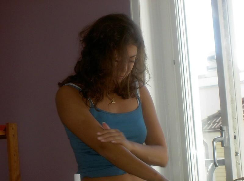 16P Sexy chick likes to show you her masterbating in these pics