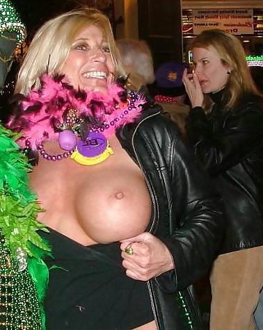 25P Yes ! show me your tits !