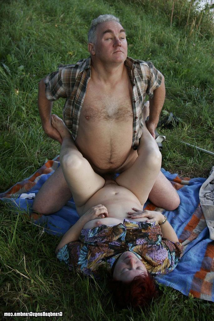 15P Busty granny couple fucked outdoor