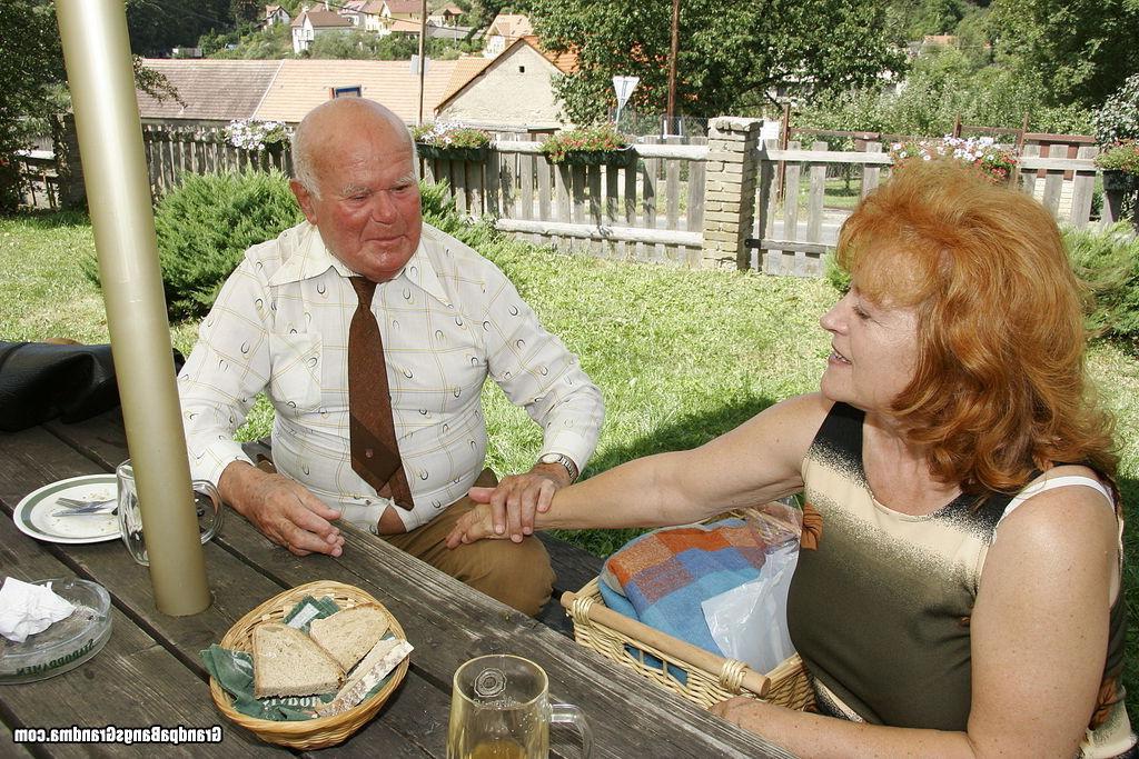 15P Very old couple remembered how to fuck outdoor