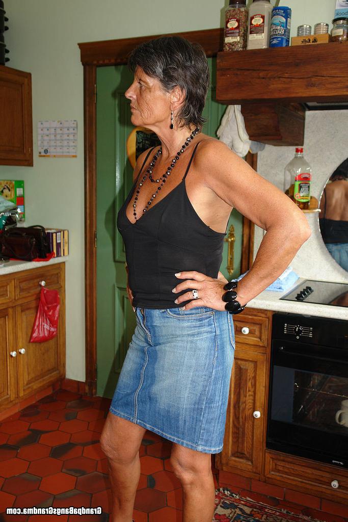 15P Very hot and very old couple fucked in their house