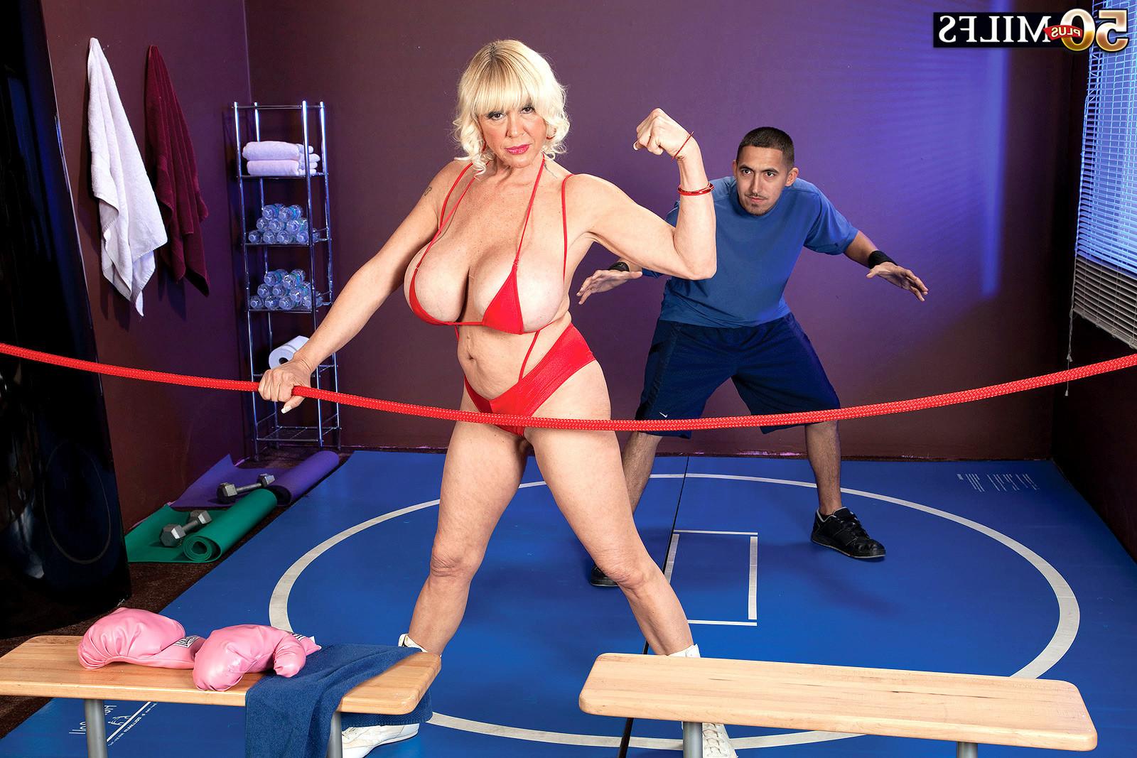 16P Shelly got some big over 50 boobs