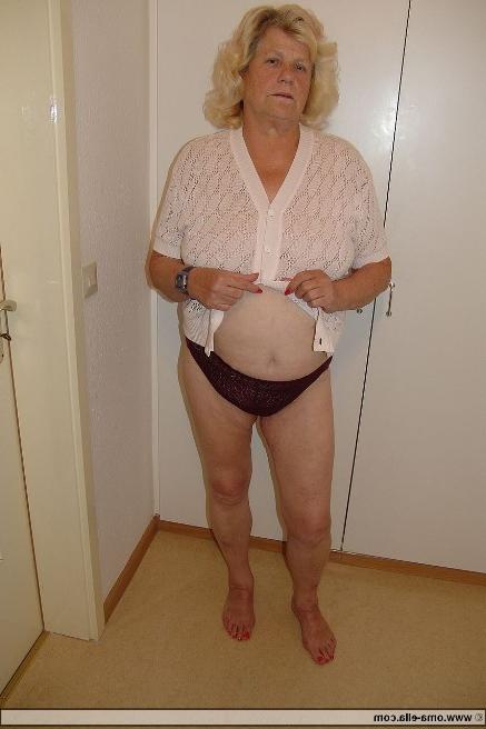 10P Hot old grannies
