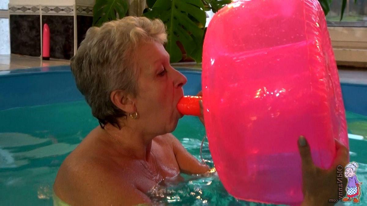 16P These moms are so hot they will make you cum in your pants