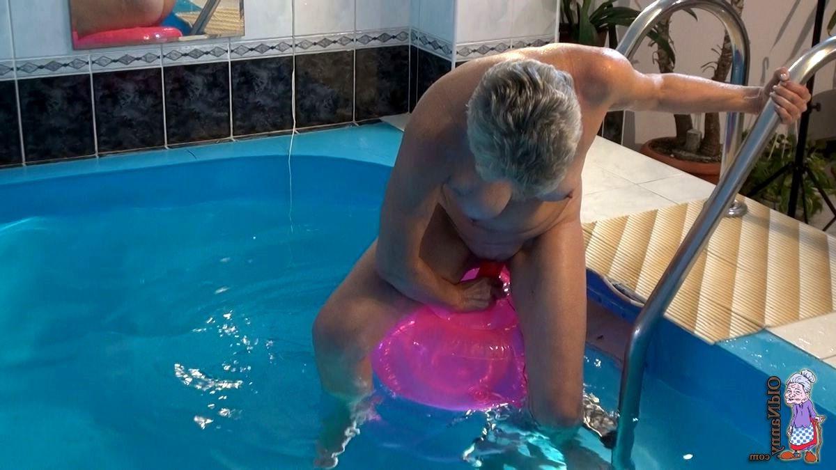 16P These moms are so hot they will make you cum in your pants