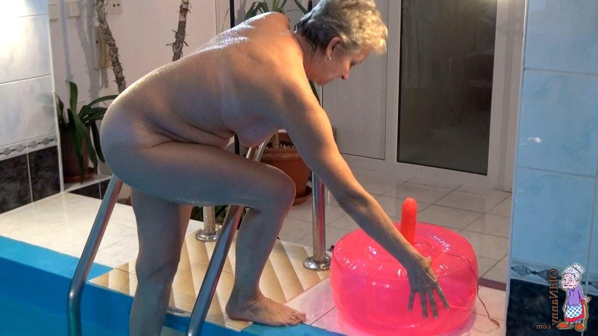 16P These moms are so hot they will make you cum in your pants