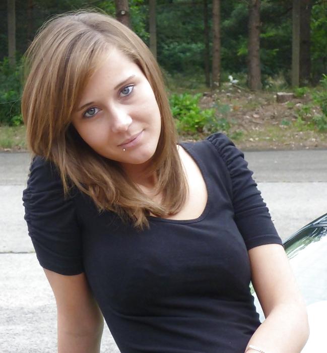 25P Shy Laura