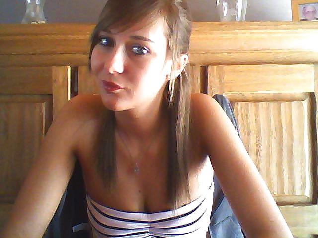 25P Shy Laura