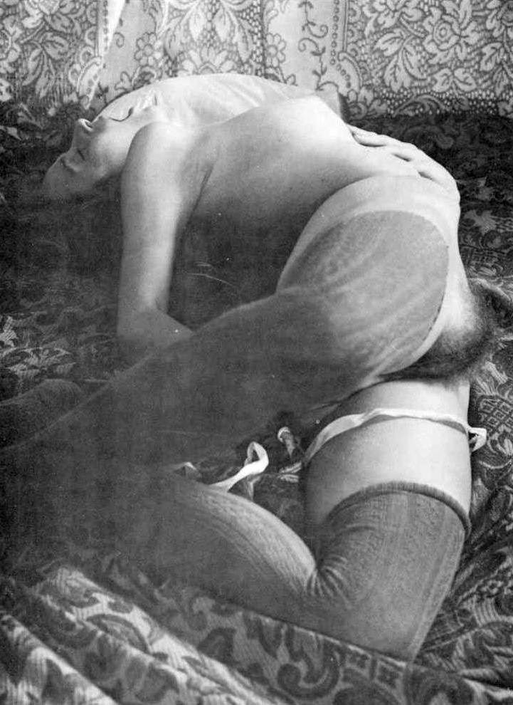 16P Vintage ladies are proud of their boobies and show them on cam