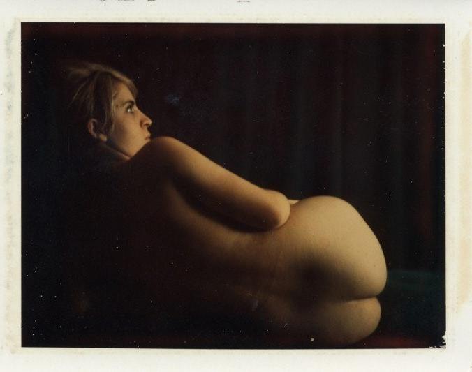 16P Classic color tints chicks enjoy posing in the seventies
