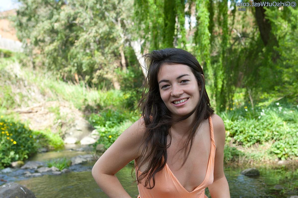 16P A hairy Australian amateur strips of in a river