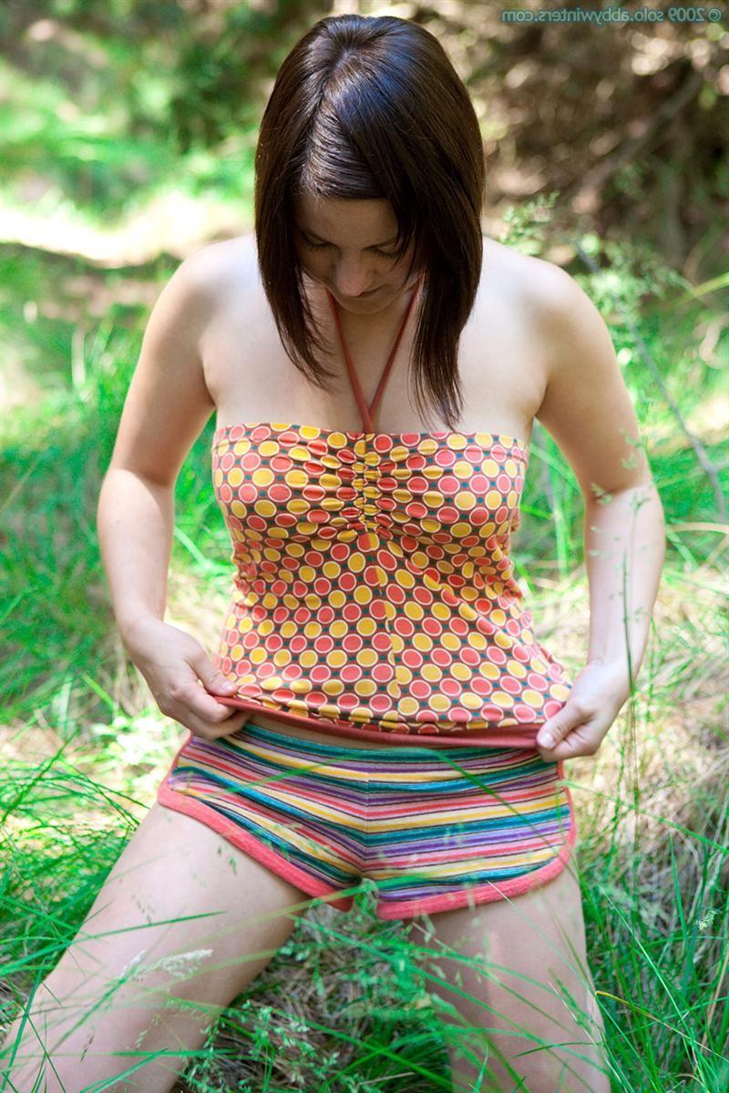 16P Hairy pussey Australian amateur brunette teen outdoors