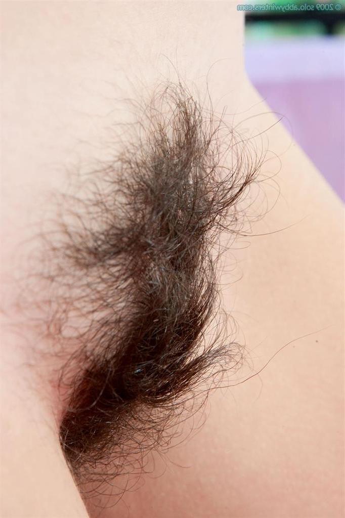 16P Pierced Australian amateur babe reveals her hairy coochie