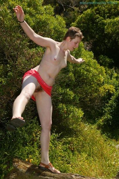 15P Hairy Australian amateur girl outdoors