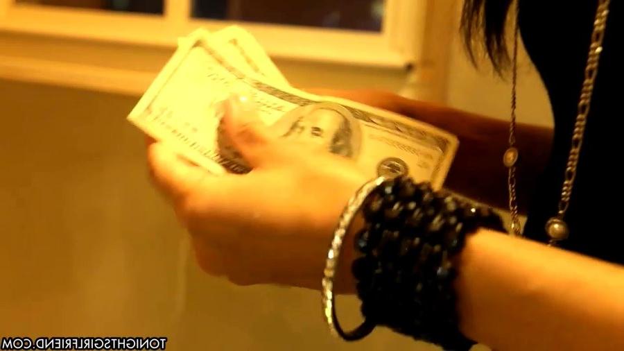 16P Jessica Jaymes plays the slutty maid for a client
