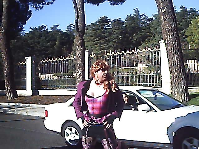 25P MAYTE, AN AMATEUR TRANNY AT WORK