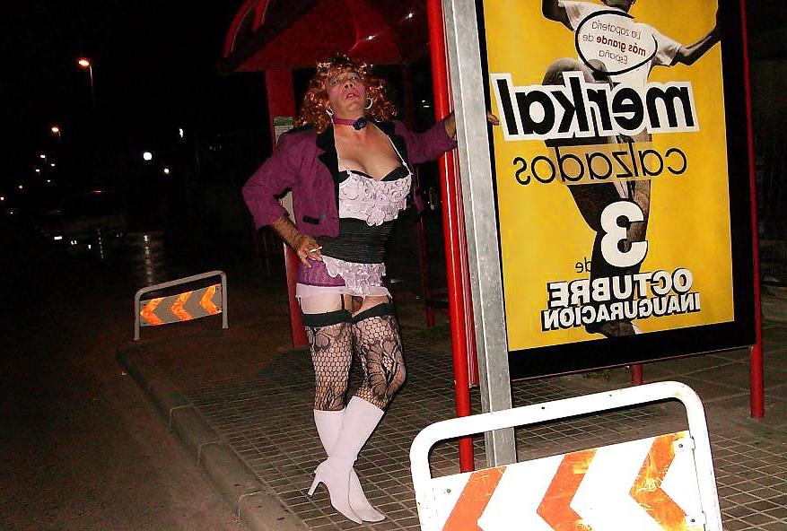 25P MAYTE, AN AMATEUR TRANNY AT WORK