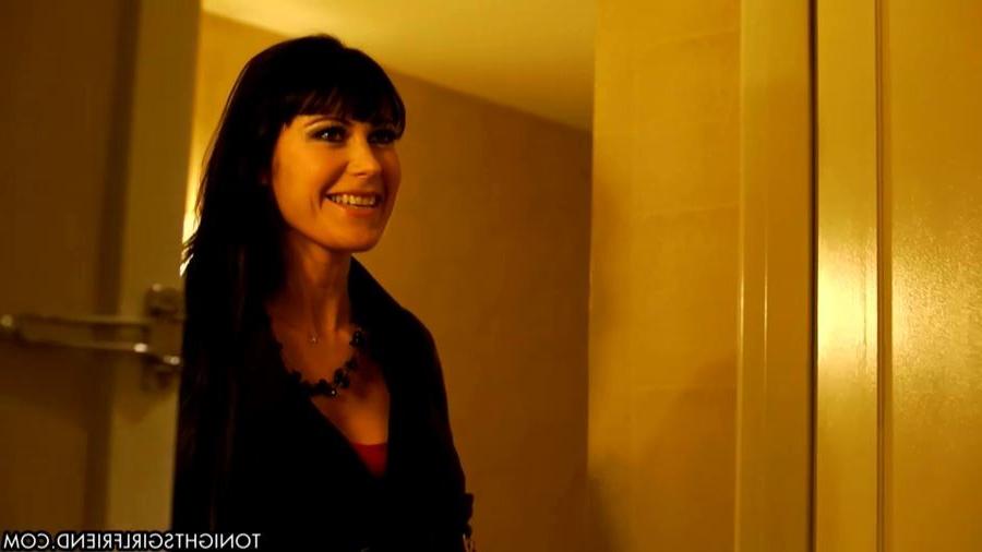 16P Escort Eva Karera meets her client in his suite