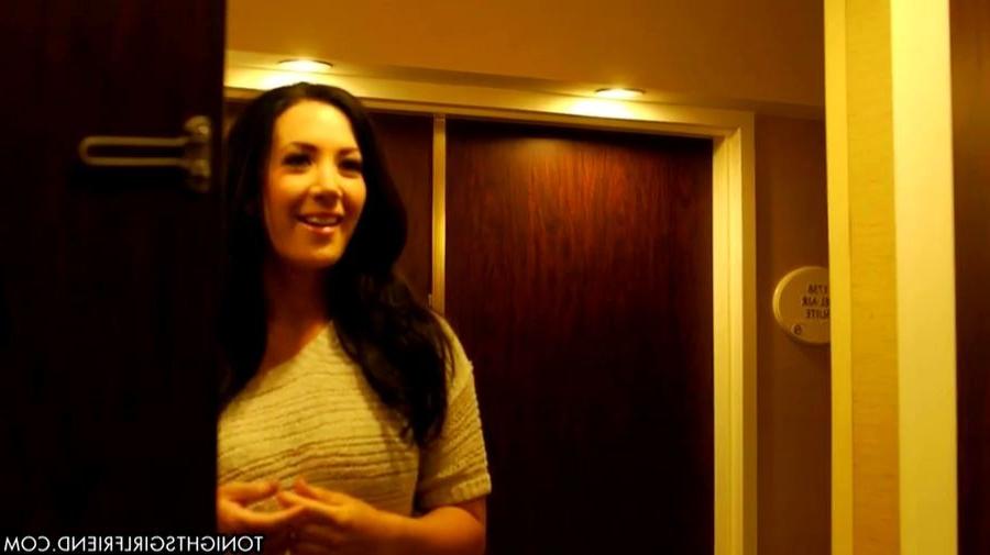 16P Pornstar escort Jayden Jaymes pleasing her client