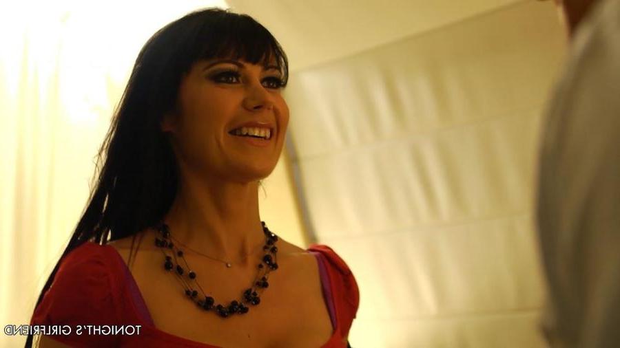 16P Pornstar Eva Karera works as a high class escort