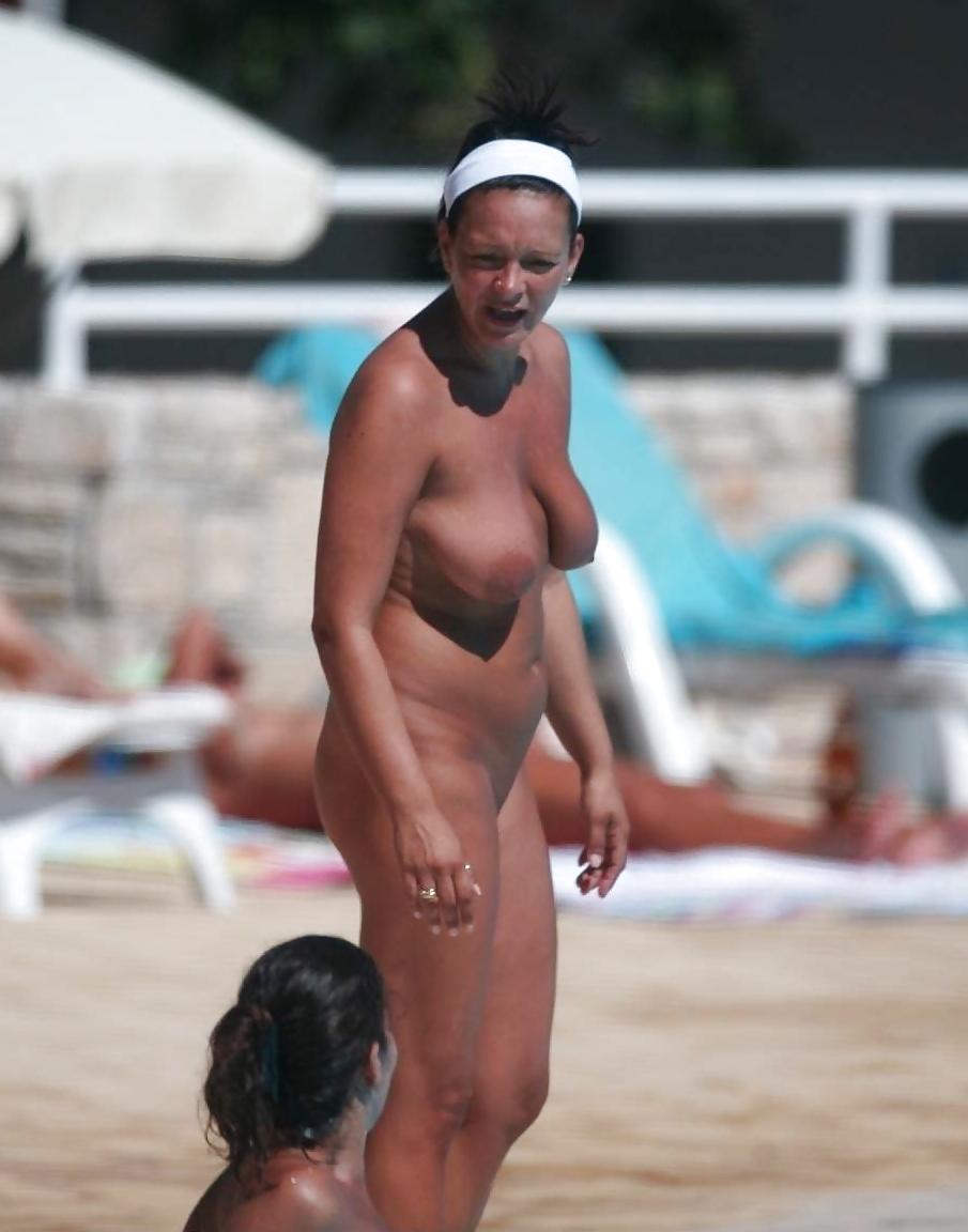25P Housewife Nudism 25