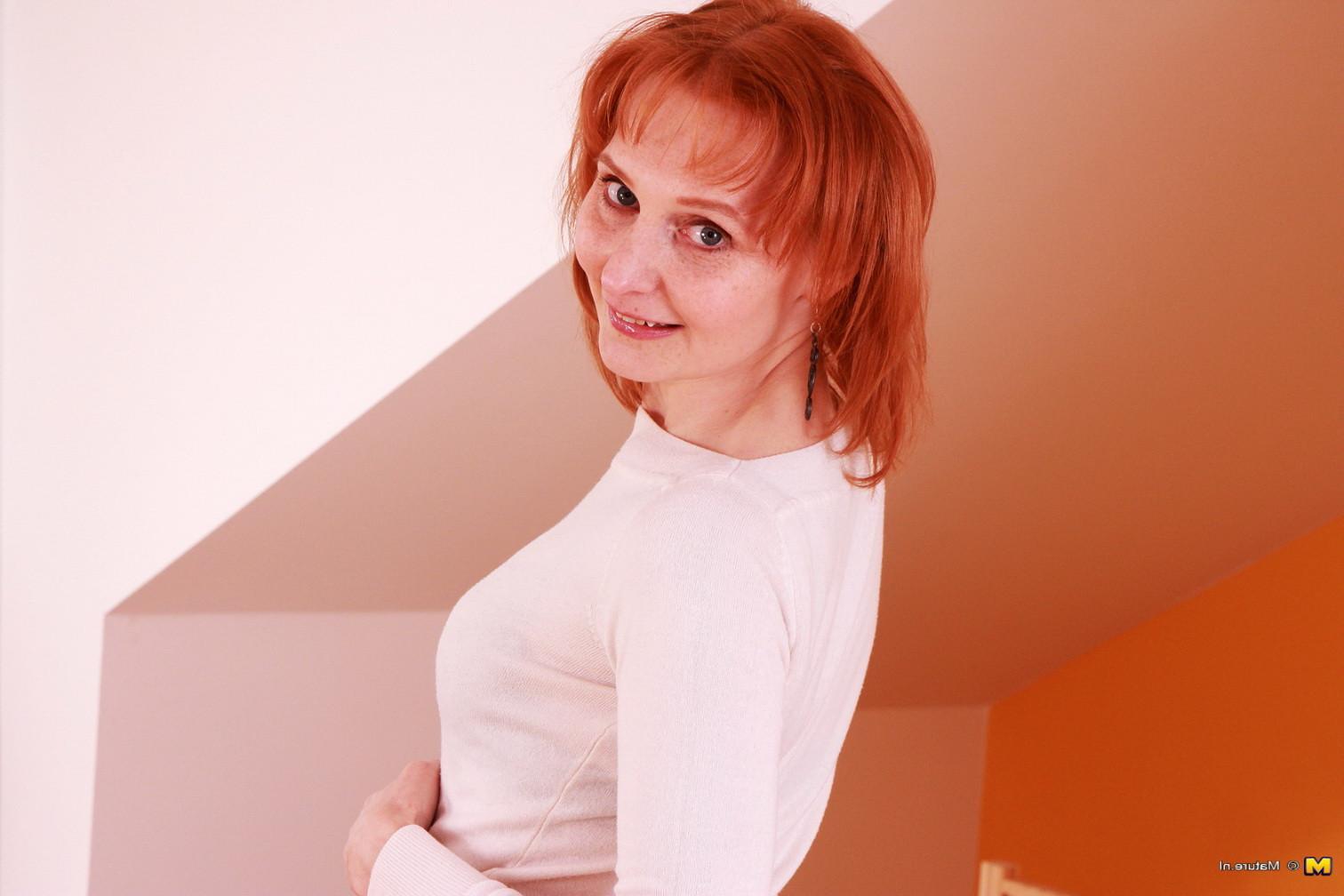 16P Horny red housewife playing with herself