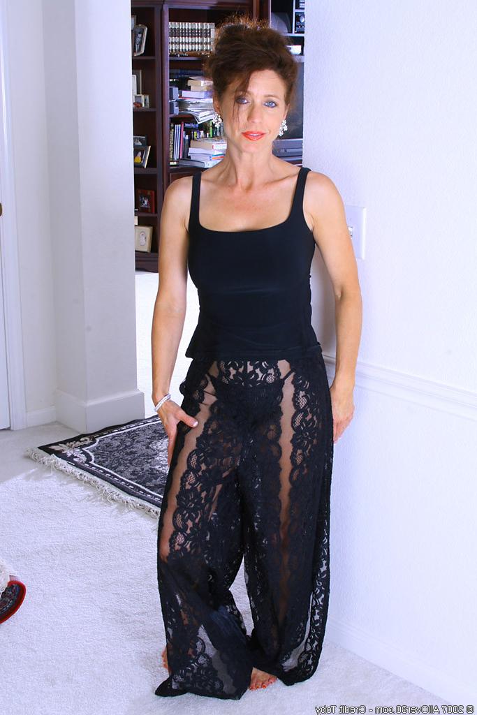 15P I would bang this milf in a hot second