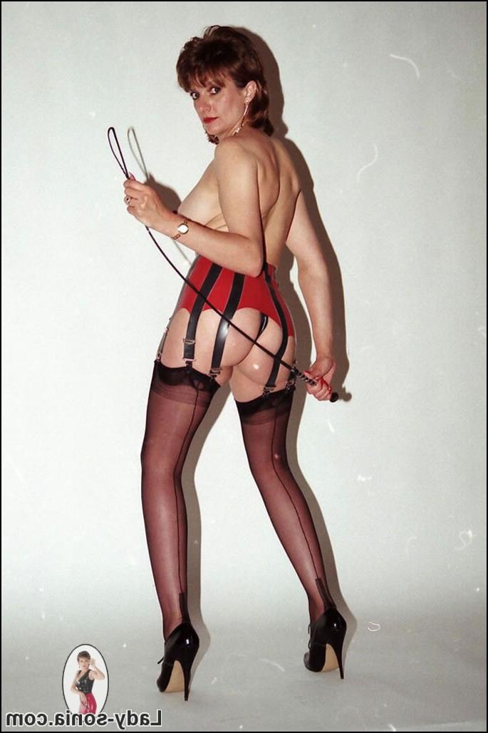 15P Latex and stockings dominatrix milf Lady Sonia