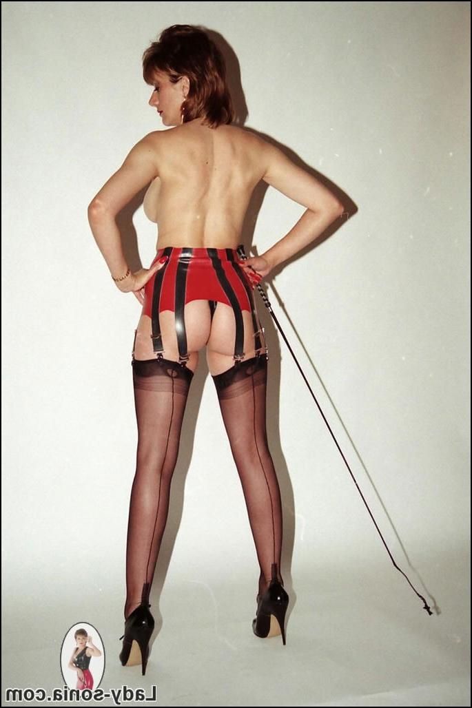 15P Latex and stockings dominatrix milf Lady Sonia