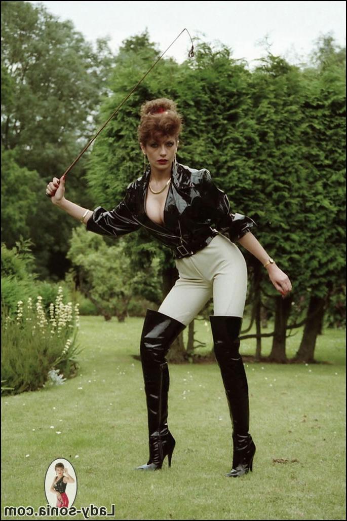 15P Jodhpurs dominatrix Lady Sonia