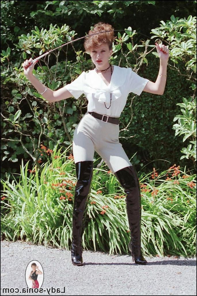 15P Jodhpurs dominatrix Lady Sonia