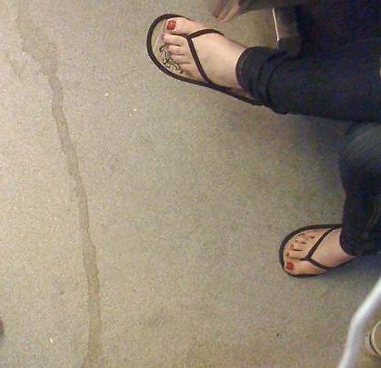 10P Candid feet