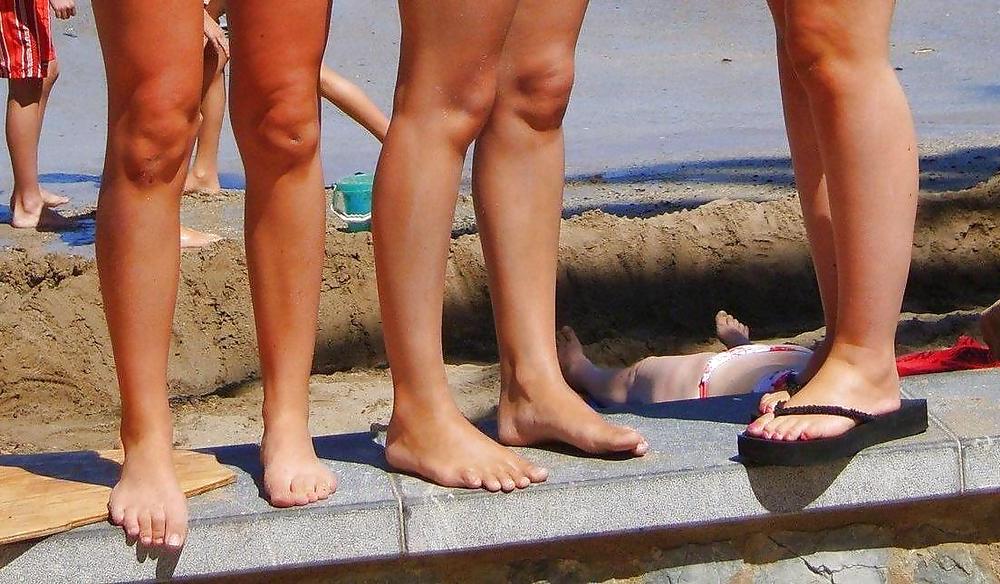 10P Candid feet