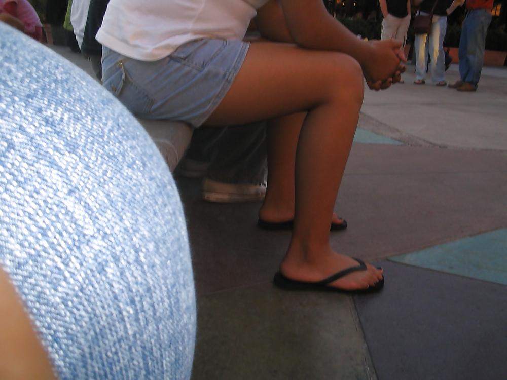 10P Candid feet