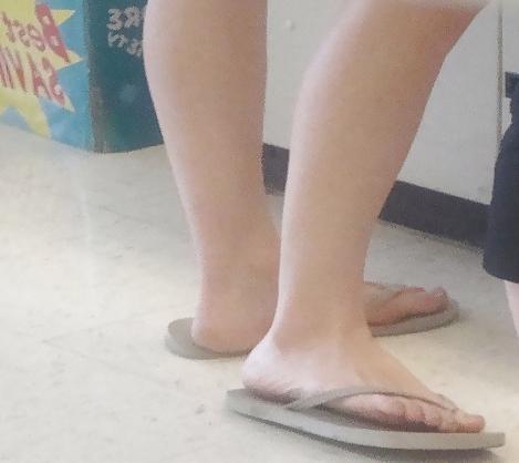 10P Candid feet
