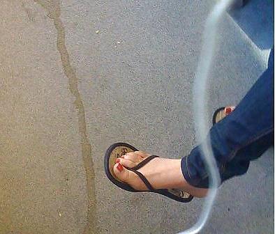 10P Candid feet