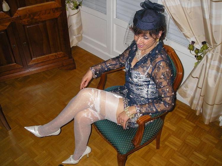 15P Housewife Nathalie in white linerie and stockings