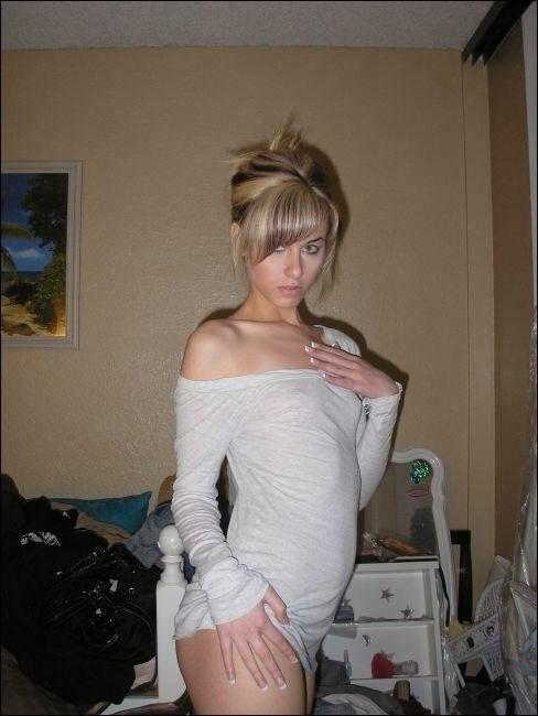 15P Amateur housewife shows tits and cunt