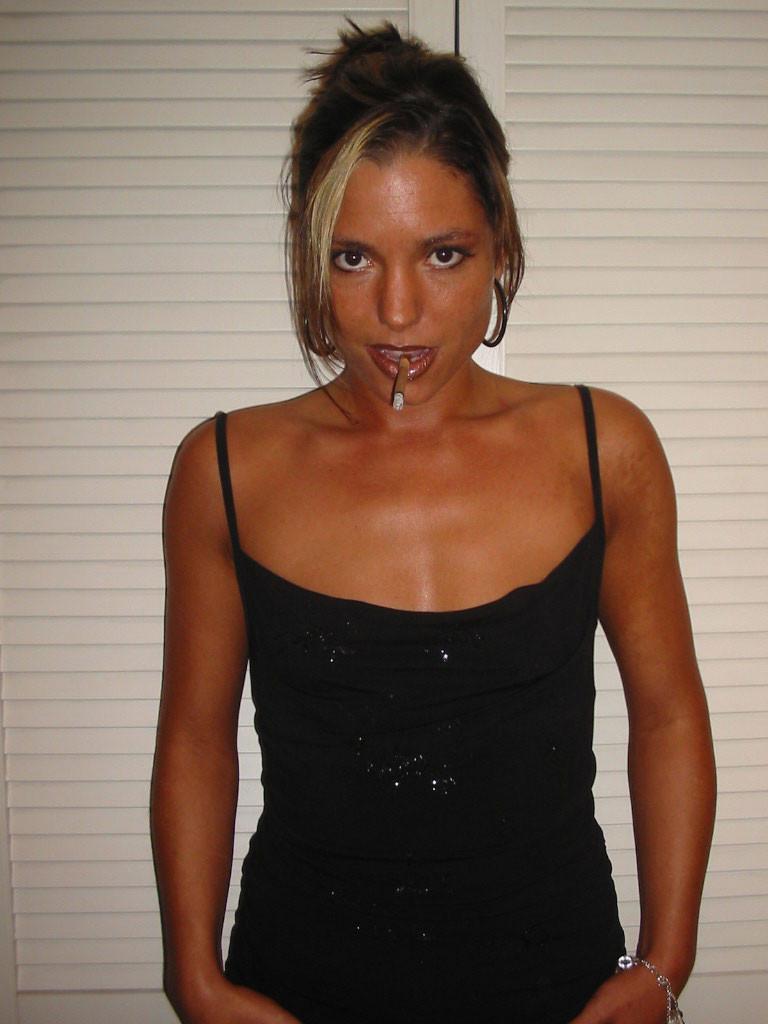 20P Amateur housewife sucking cock
