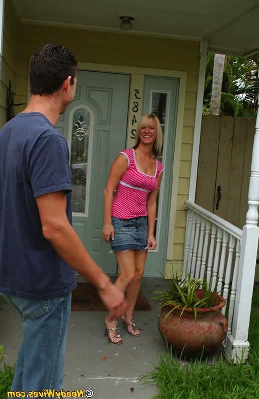 16P Blonde housewife seducing the local handyman